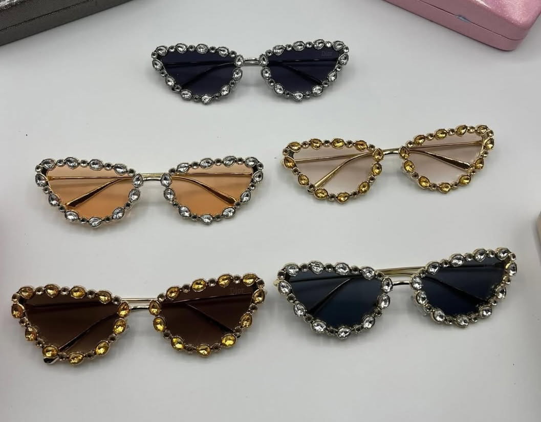Crystal Luxe Cat-Eye Sunglasses – Bold Black Frame with Full Rhinestone Bling ✨