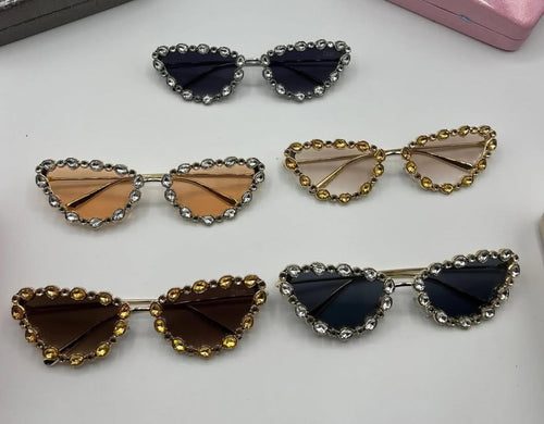 Crystal Luxe Cat-Eye Sunglasses – Bold Black Frame with Full Rhinestone Bling ✨